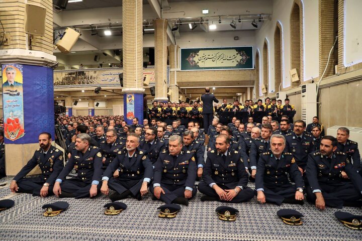 دیدار فرماندهان نیروی هوایی و پدافند هوایی ارتش با رهبر انقلاب