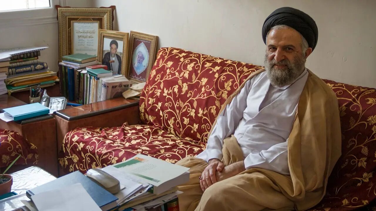 آیت الله غروی: شاید برخی روحانیون اشتباهاتی داشته باشند، اما مگر دیگران بیخطا بودهاند؟/ کارنامه جمهوری اسلامی، نه خوب بلکه «عالی» است