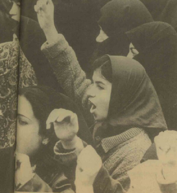 مجموعه عکس/ زنان در راهپیماییهای بهمن ۵۷