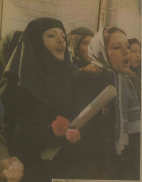 مجموعه عکس/ زنان در راهپیماییهای بهمن ۵۷