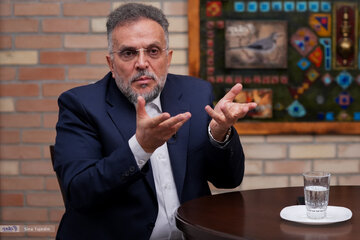 مأموریت ترامپ به یکی از نزدیکان خود برای صلح با ایران / نماینده ادوار مجلس: اگر جای پزشکیان یا عراقچی بودم، حتما در شرم الشیخ حضور می یافتم
