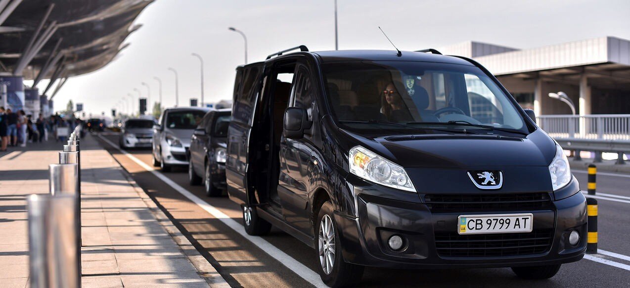 ترانسفر فرودگاهی چیست؟ چطور ترانسفر فرودگاهی بگیریم؟