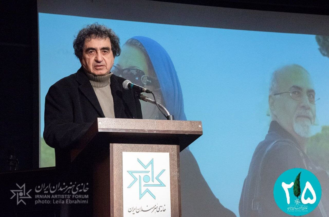 رسالت آدمهایی چون غریبپور تکثیر زیبایی است / جلوهگری شمعهای کیک ۲۵ سالگی «خانه هنرمندان ایران»