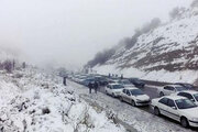 ببینید | اتوبان ساوه - تهران در پی بارش برف قفل شد