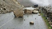 ببینید | سقوط سنگ غول‌ پیکر در جاده چالوس
