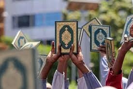 هتک حرمت قرآن در سوئد؛ جای‌گذاری گوشت خوک بر روی قرآن!