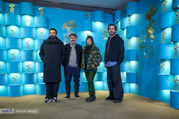 فوتوکال و نشست خبری «گوزن‌های اتوبان»