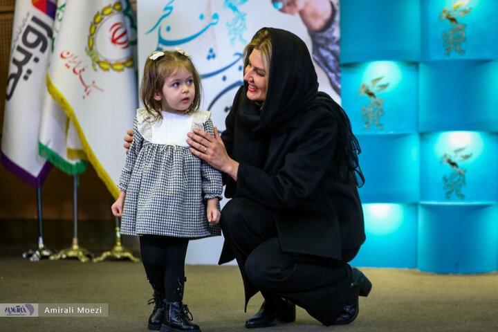 گلوریا هاردی همسر ساعد سهیلی و صبا سهیلی خواهر ساعد سهیلی هم در فوتوکال حضور داشتند
