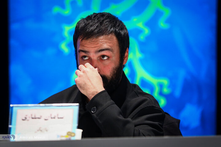 فوتوکال و نشست خبری «گوزن‌های اتوبان»