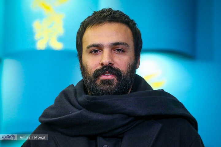 فوتوکال و نشست خبری «گوزن‌های اتوبان»