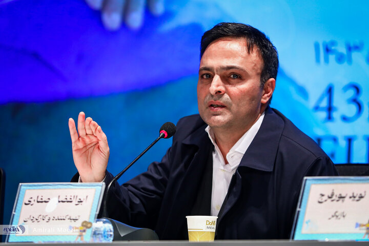 فوتوکال و نشست خبری «گوزن‌های اتوبان»