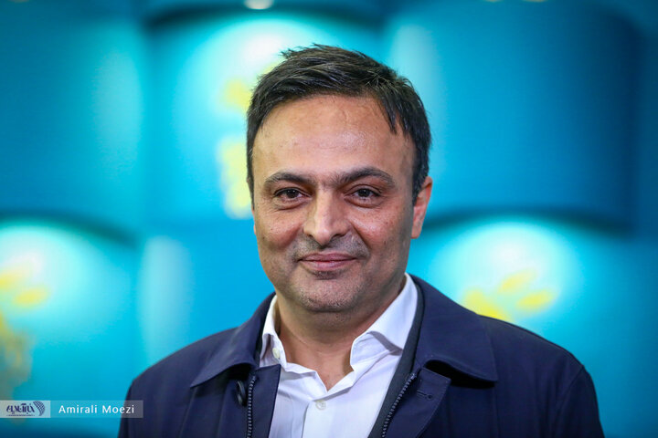 فوتوکال و نشست خبری «گوزن‌های اتوبان»
