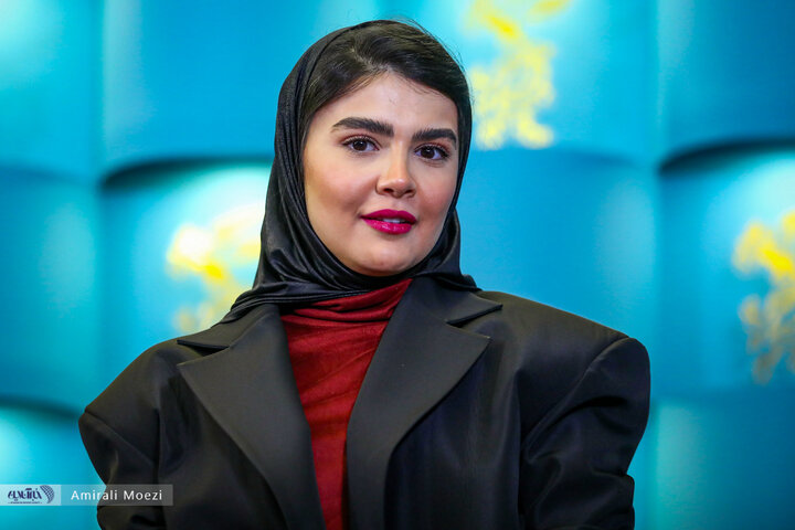 فوتوکال و نشست خبری «گوزن‌های اتوبان»