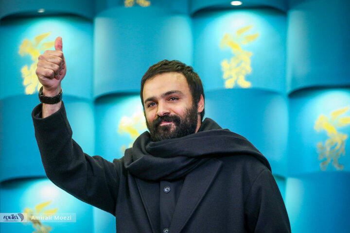 فوتوکال و نشست خبری «گوزن‌های اتوبان»