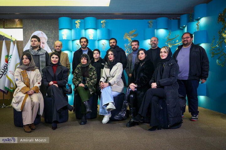 فوتوکال و نشست خبری «گوزن‌های اتوبان»