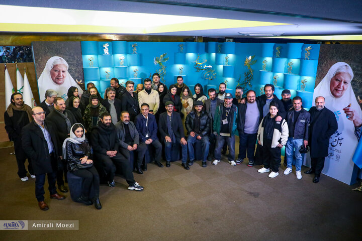 فوتوکال و نشست خبری «گوزن‌های اتوبان»