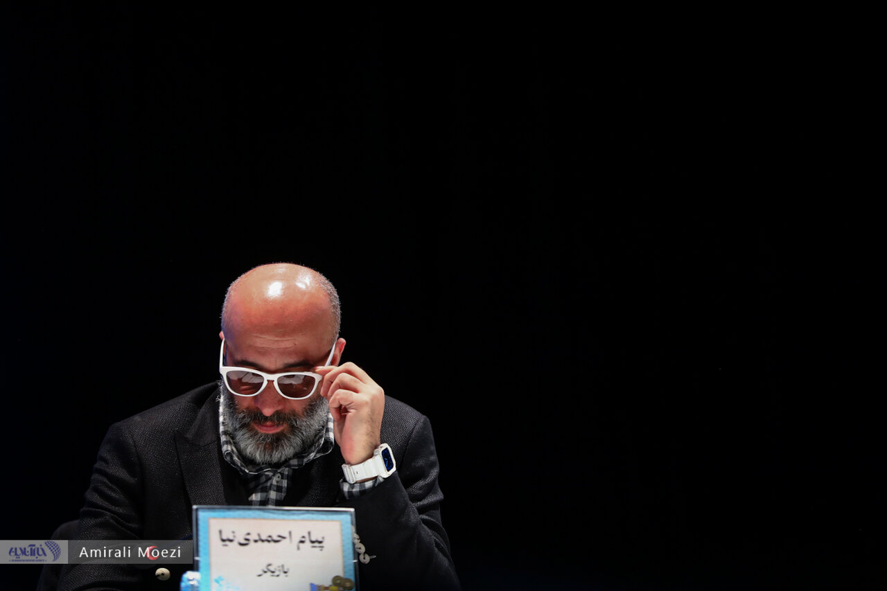 نشست خبری فیلم «خدای جنگ» با حضور بازیگران و عوامل فیلم برگزار شد نشست خبری فیلم «خدای جنگ» با حضور بازیگران و عوامل فیلم برگزار شد