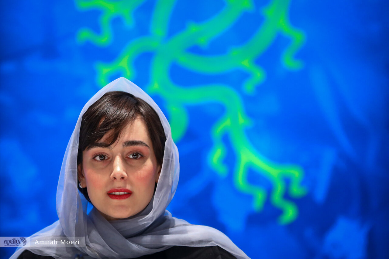 نشست خبری فیلم «خدای جنگ» با حضور بازیگران و عوامل فیلم برگزار شد نشست خبری فیلم «خدای جنگ» با حضور بازیگران و عوامل فیلم برگزار شد