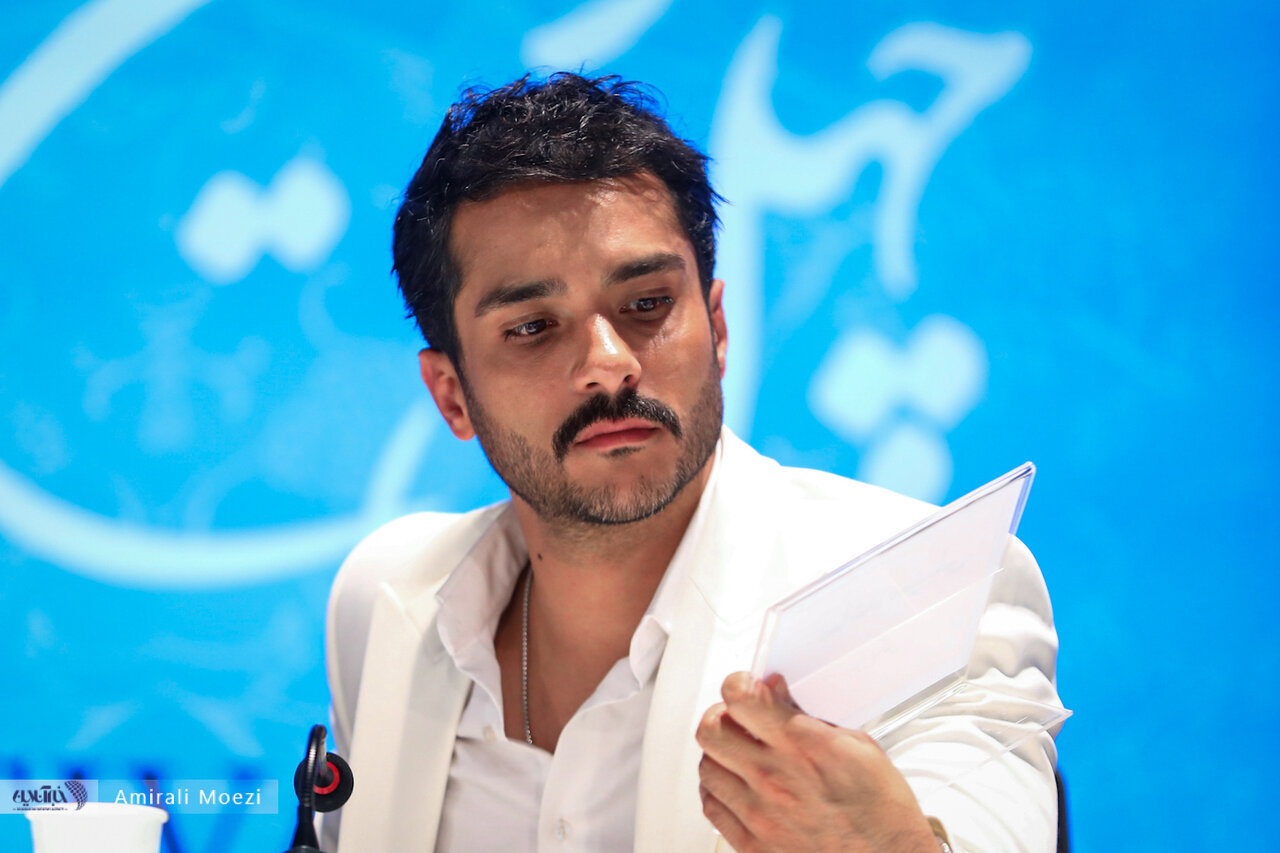 نشست خبری فیلم «خدای جنگ» با حضور بازیگران و عوامل فیلم برگزار شد نشست خبری فیلم «خدای جنگ» با حضور بازیگران و عوامل فیلم برگزار شد