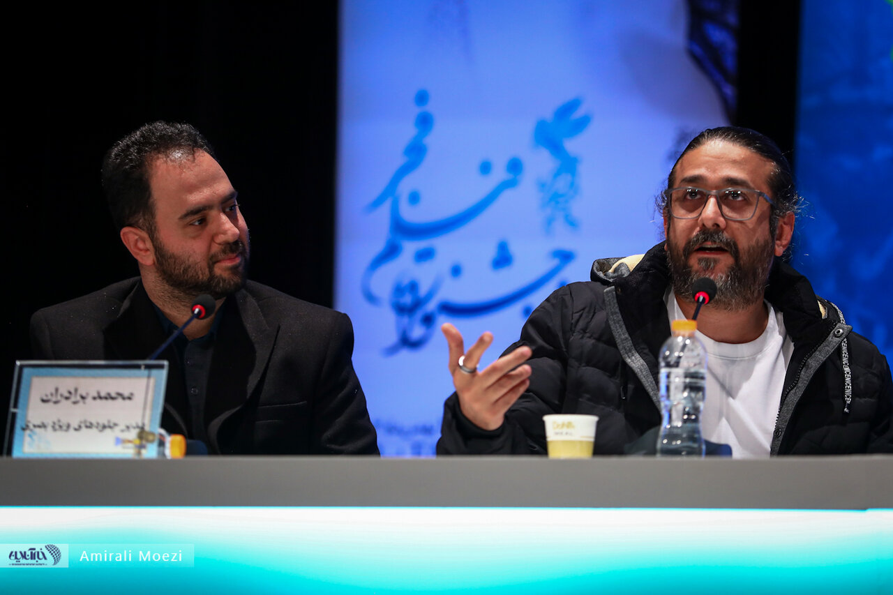 نشست خبری فیلم «خدای جنگ» با حضور بازیگران و عوامل فیلم برگزار شد نشست خبری فیلم «خدای جنگ» با حضور بازیگران و عوامل فیلم برگزار شد