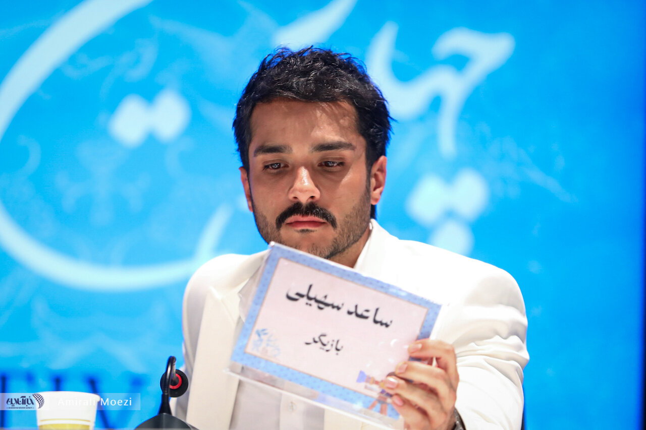 نشست خبری فیلم «خدای جنگ» با حضور بازیگران و عوامل فیلم برگزار شد نشست خبری فیلم «خدای جنگ» با حضور بازیگران و عوامل فیلم برگزار شد