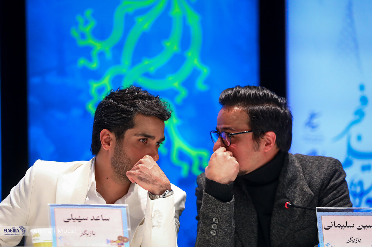 نشست خبری فیلم «خدای جنگ» با حضور بازیگران و عوامل فیلم برگزار شد نشست خبری فیلم «خدای جنگ» با حضور بازیگران و عوامل فیلم برگزار شد
