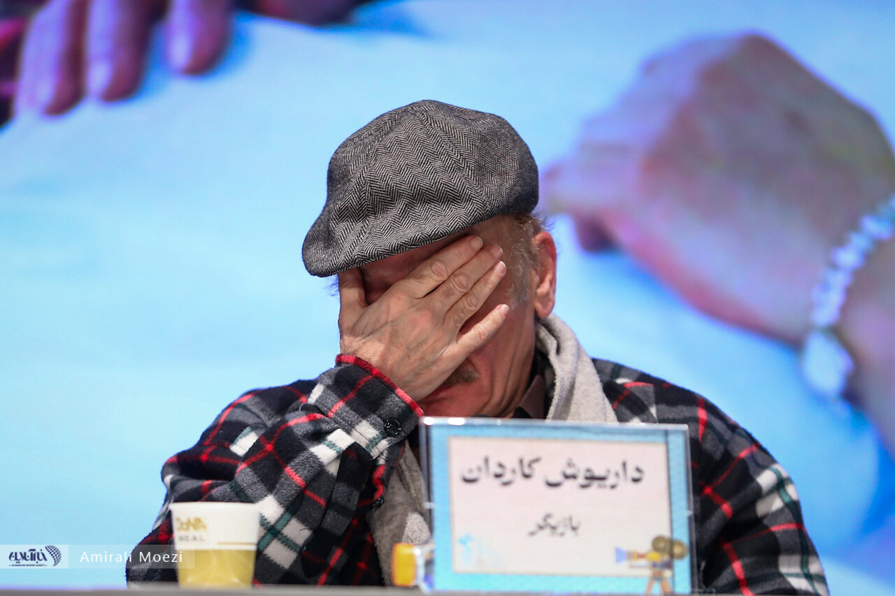 نشست خبری فیلم «خدای جنگ» با حضور بازیگران و عوامل فیلم برگزار شد نشست خبری فیلم «خدای جنگ» با حضور بازیگران و عوامل فیلم برگزار شد