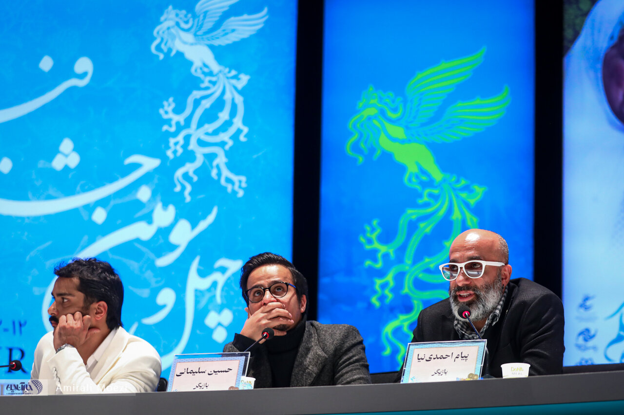 نشست خبری فیلم «خدای جنگ» با حضور بازیگران و عوامل فیلم برگزار شد نشست خبری فیلم «خدای جنگ» با حضور بازیگران و عوامل فیلم برگزار شد