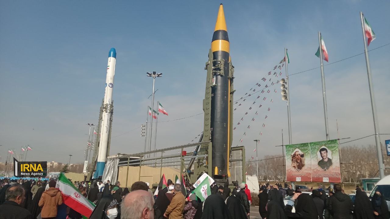 تصاویر | نمایش بخشی از توان دفاعی ایران در راهپیمایی ۲۲ بهمن