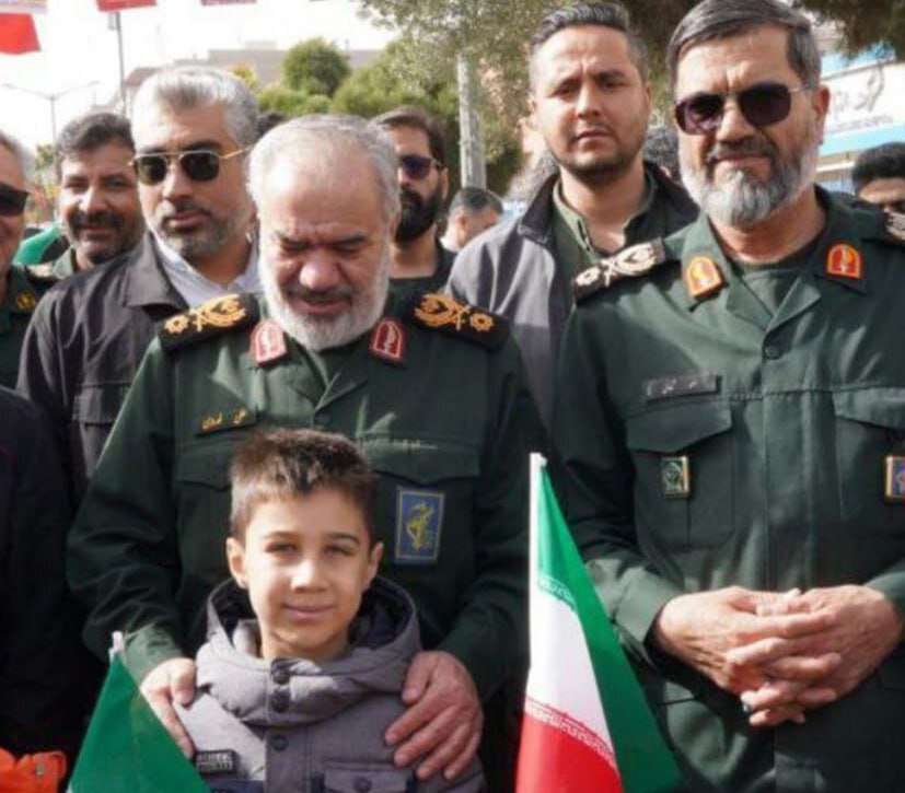 عارف و مقامات دولتهای فعلی و سابق در راهپیمایی حاضر شدند/ تصویری از شمحانی در ۲۲ بهمن پس از حواشی اخیر