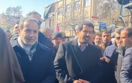 عارف و مقامات دولتهای فعلی و سابق در راهپیمایی حاضر شدند/ تصویری از شمحانی در ۲۲ بهمن پس از حواشی اخیر