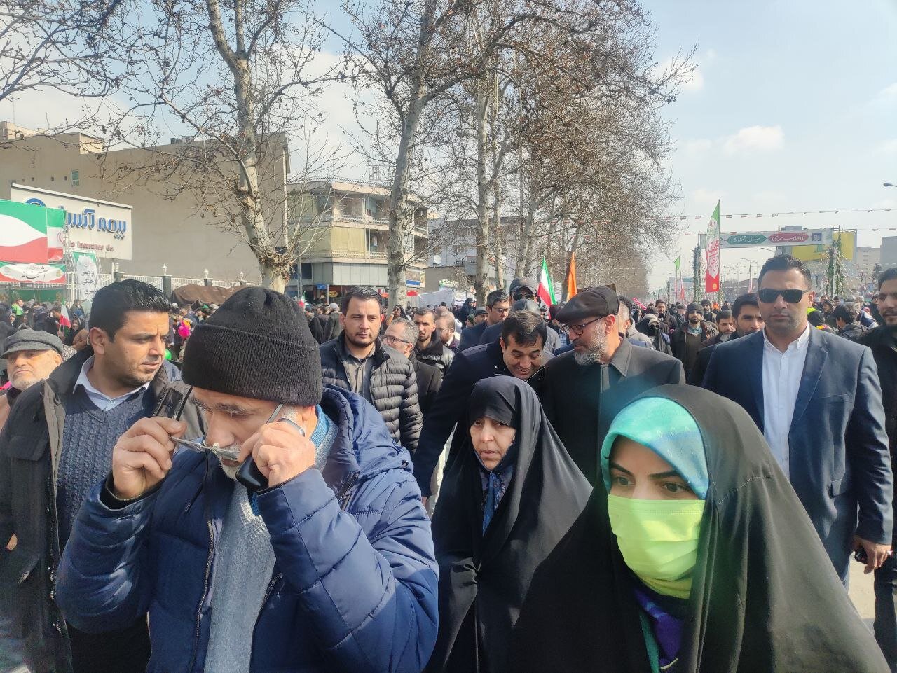 عارف و مقامات دولت‌های فعلی و سابق در راهپیمایی حاضر شدند/ تصویری از شمحانی در ۲۲ بهمن پس از حواشی اخیر