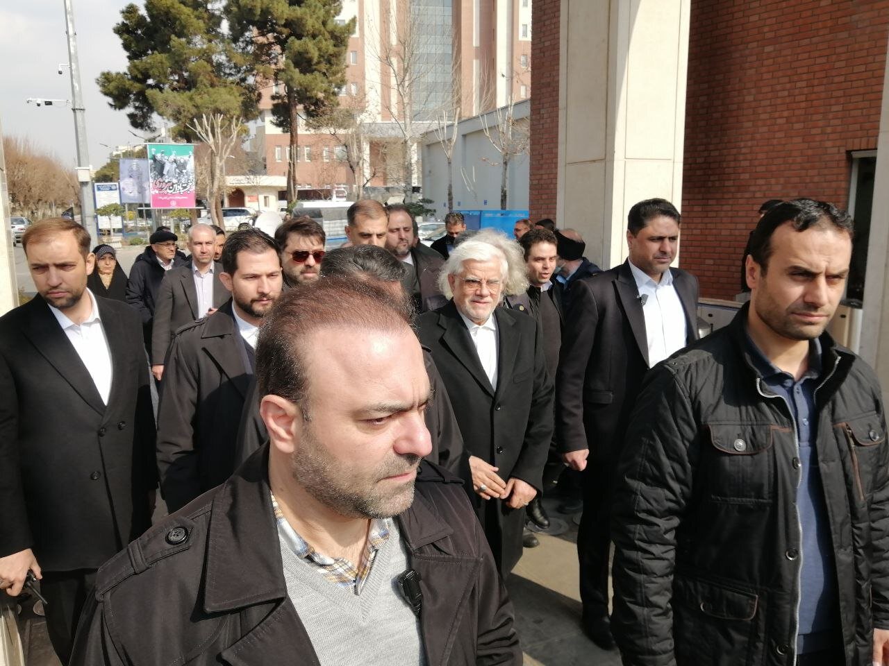 عارف و مقامات دولتهای فعلی و سابق در راهپیمایی حاضر شدند/ تصویری از شمحانی در ۲۲ بهمن پس از حواشی اخیر