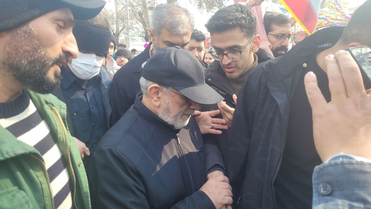 تصاویری از سردار قاآنی در میان راهپیمایان ۲۲ بهمن