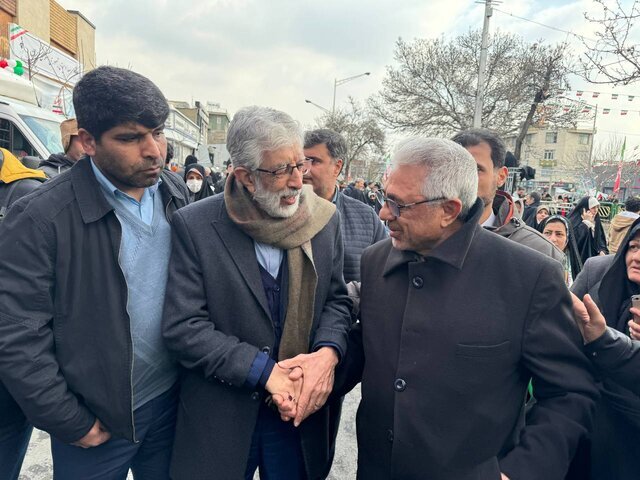 عکگسی از حداد عادل در راهپیمایی ۲۲ بهمن/ علی مطهری: احتمالاً فشارهای خارجی بیشتر خواهد شد