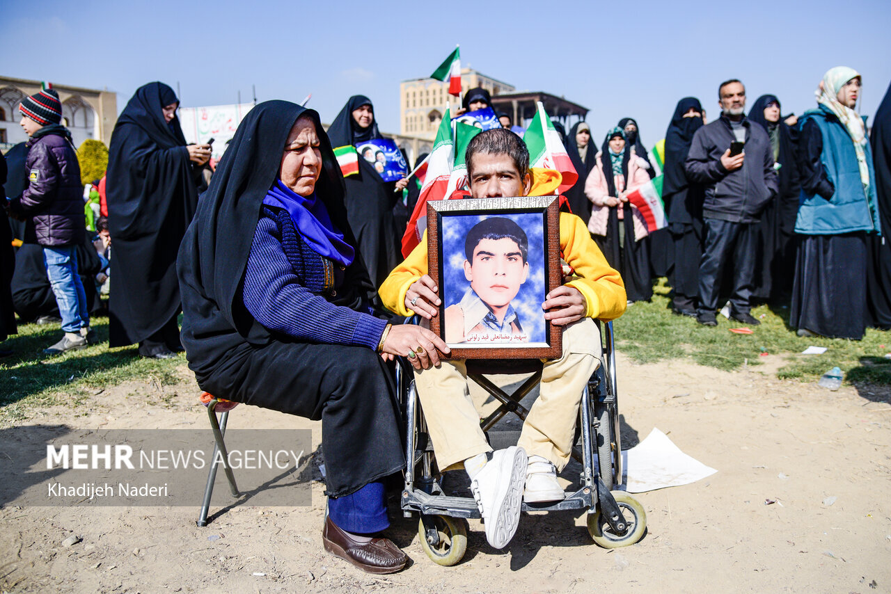 نوستالژی برف و سرما و روزهای انقلاب/ ۲۲ بهمنی که هر سال بهار میشود