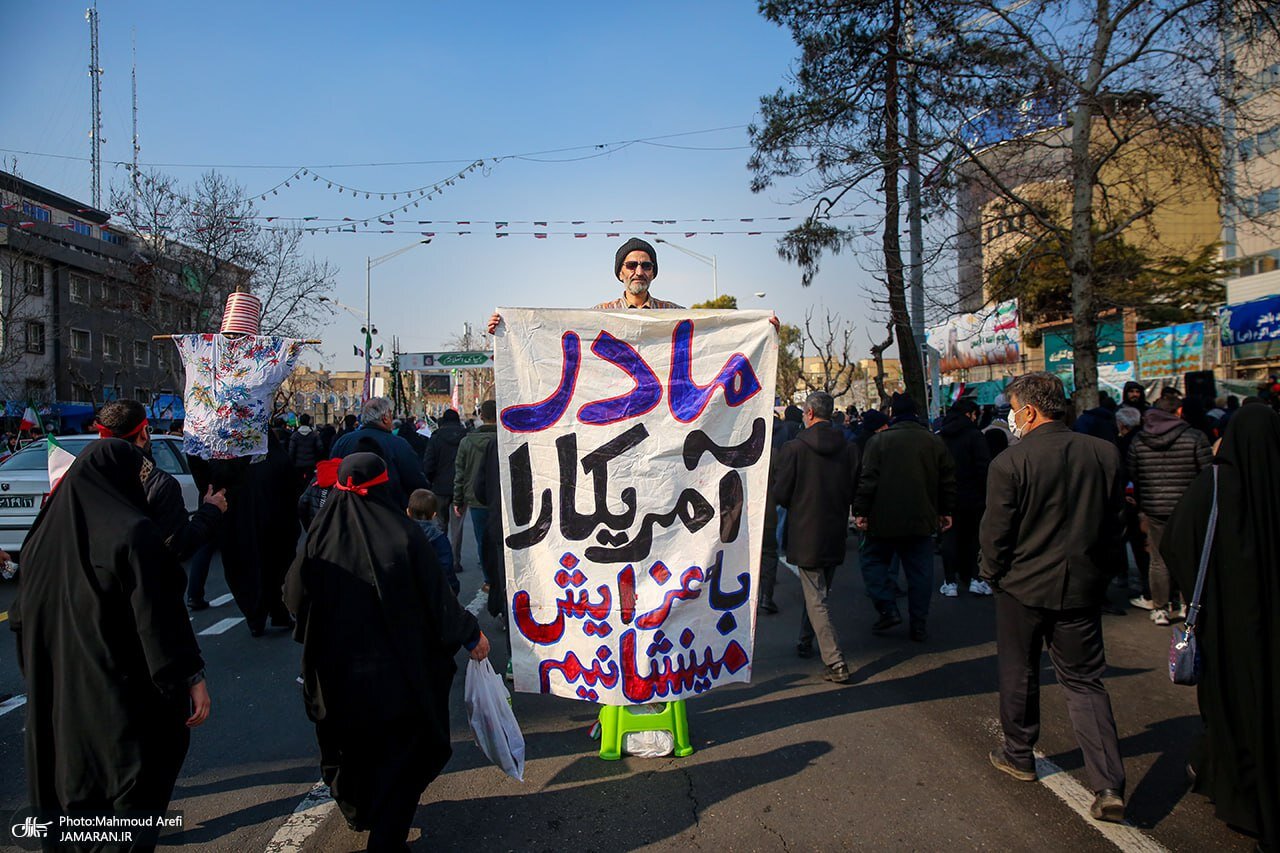 مادر آمریکا را به عزایش می نشانیم!/ طناب دار بر گردن آمریکا و اسرائیل/ حواشی راهپیمایی ۲۲ بهمن ۱۴۰۳+ عکس