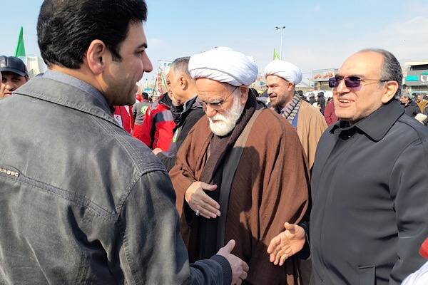 نماینده ولی فقیه در هلال احمر در راهپیمایی ۲۲ بهمن: این حماسه آفرینی نشانه پایبندی آحاد ملت ایران اسلامی به ارزشهای انقلاب است