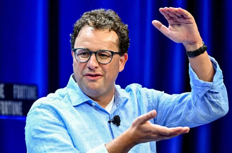 مدیرعامل آنتروپیک: هوش مصنوعی از انسان هم کمتر توهم می‌زند!