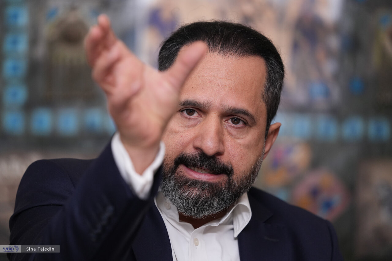 از خودمان بپرسیم که به منزله ایران،ما که هستیم؟/ ایران تبدیل به مکان ممنوعه شده/اینکه امریکا را سرنگون کنیم؛بعد از آن چه چیز را دنبال میکنیم؟