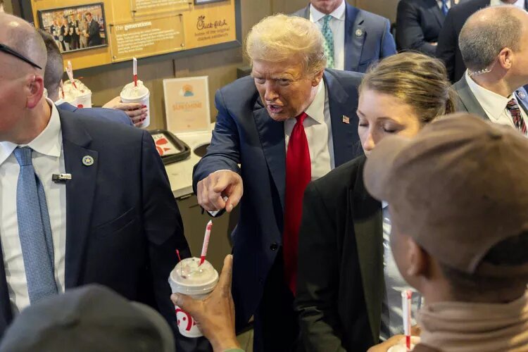 فرمانهای ترامپ به نیهای کاغذی هم رسید!/ «لذت ببرید از نوشیدنی بعدی خود»