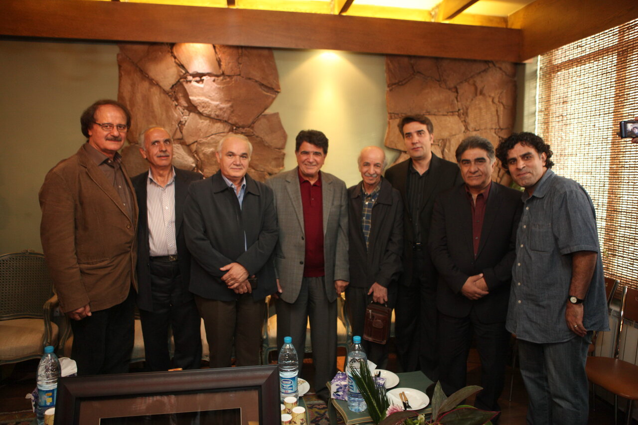 در کوچه باد میآید و این ابتدای ویرانیست