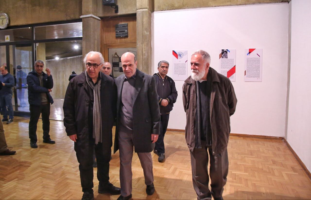 نمایش عکسهای میشل ستبون از انقلاب در فرهنگسرای نیاوران