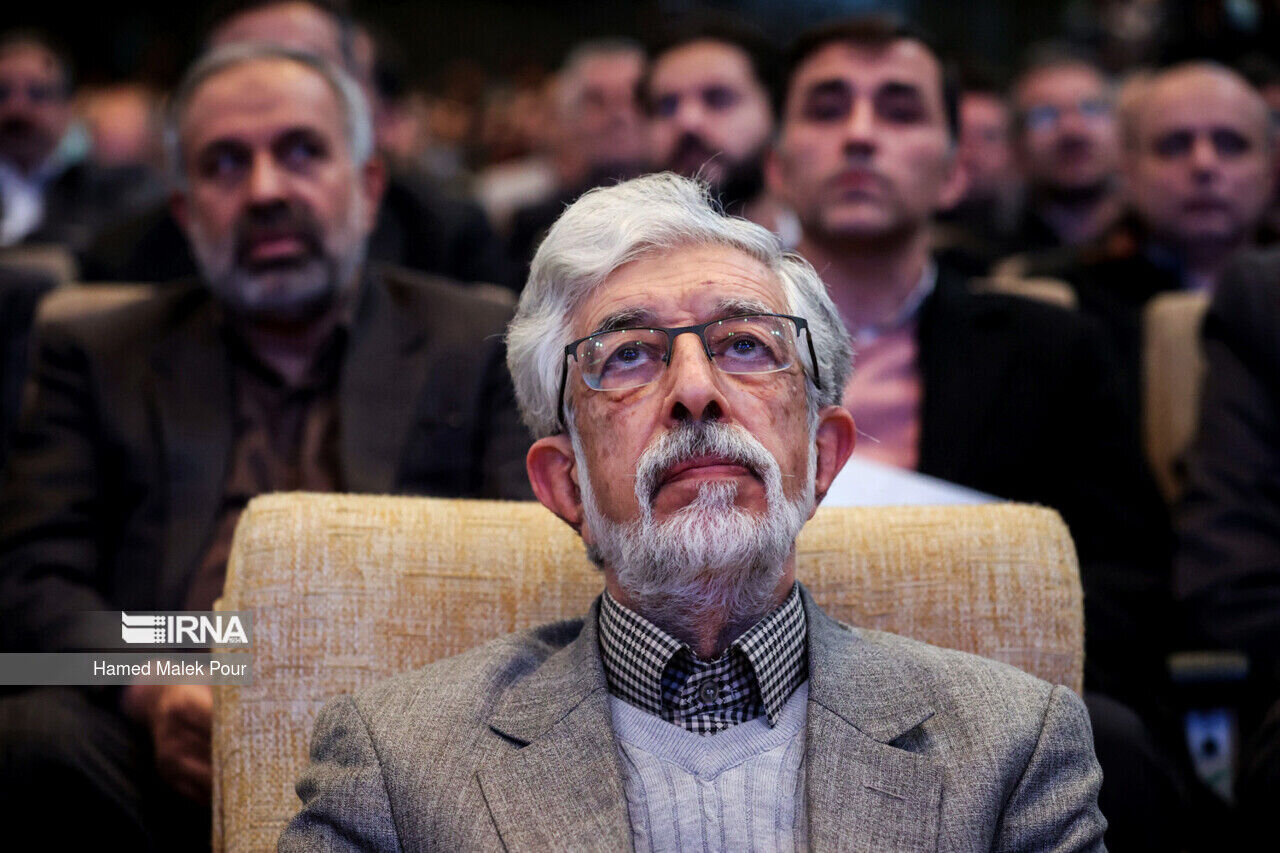 روایت حدادعادل از نامه رهبر شهید انقلاب درباره فردی که مصوبات مجلس  را در کشوی میزش گذاشته و قفل کرده بود!