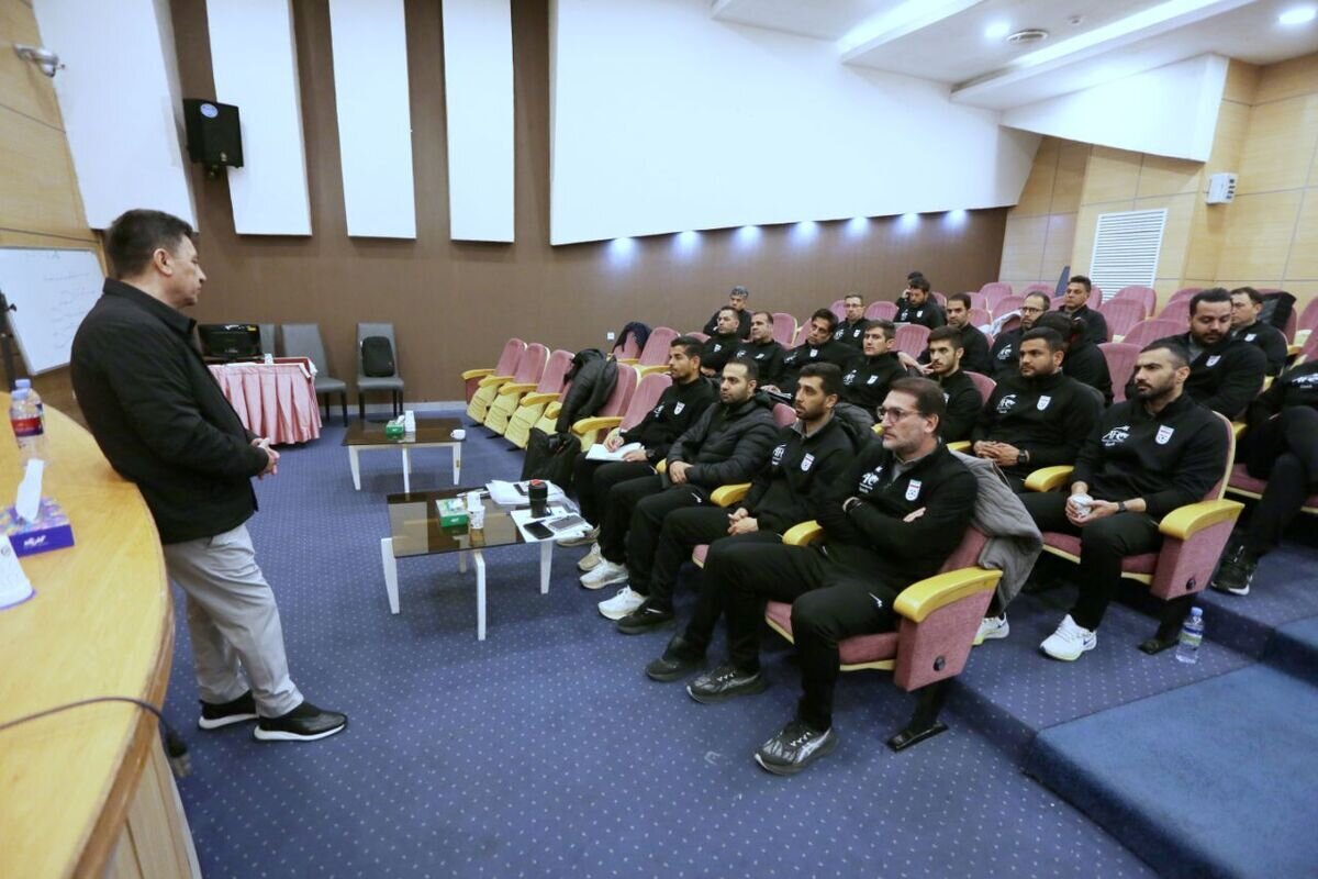 عکس | امیر قلعهنویی در کلاس مربیگری درجه A آسیا