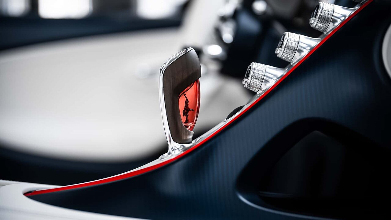 بوگاتی میسترال، یک هیولای ۱۶ سیلندر / با سریعترین خودروی بیسقف جهان آشنا شوید