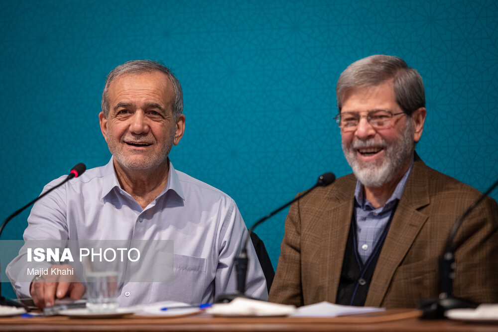 تصاویری از مسعود پزشکیان در کنار پزشک رهبر انقلاب