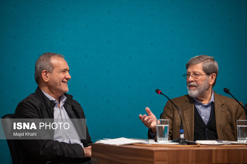 تصاویری از مسعود پزشکیان در کنار پزشک رهبر انقلاب