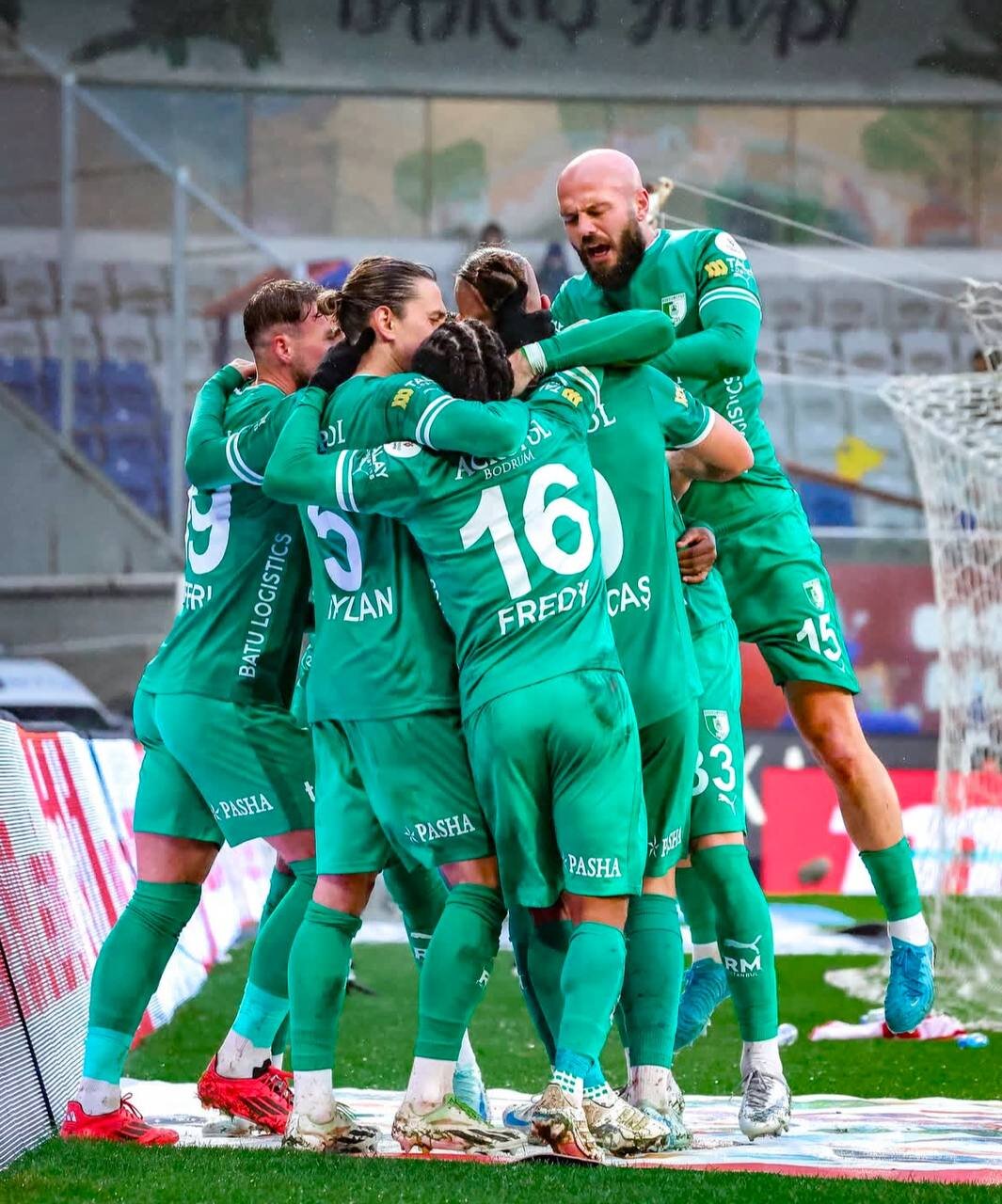 عکس | شروع طوفانی مورایس در ترکیه؛ عملیات نجات روی نیمکت تیم مدعی سقوط!