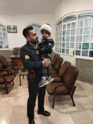 کودک گمشده در سنندج با تلاش پلیس راهور به آغوش خانواده بازگشت